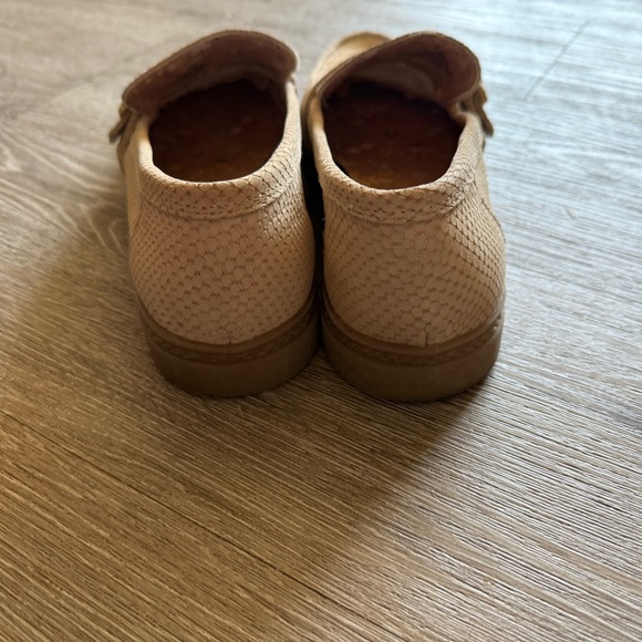 Lucky Brand Leather Tan Loafers with Buckle Detail Women’s Size 10 - Picture 8 of 9